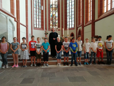 csm Jg 5 Einfuehrung Einschulungsgottesdienst Gruppenfoto 1 6be57b0151